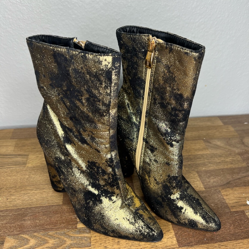 NWT Black and Gold Cape Robin Suede Boots